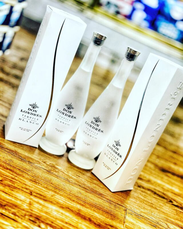 Finally arrived! @donlondres Blanco Tequila! One of the finest, smoothest tasting tequilas around. With no artificial sugars or additives this pure tequila will@have you feeling good all through the night and even better then next morning. Drop by to grab your bottles today. Big thanks to @drelondon, @brodycraiga, @mswalkerma, @postmalone #tequila #blanco #framingham #ma #drelondon #postmalone #natick #ashland